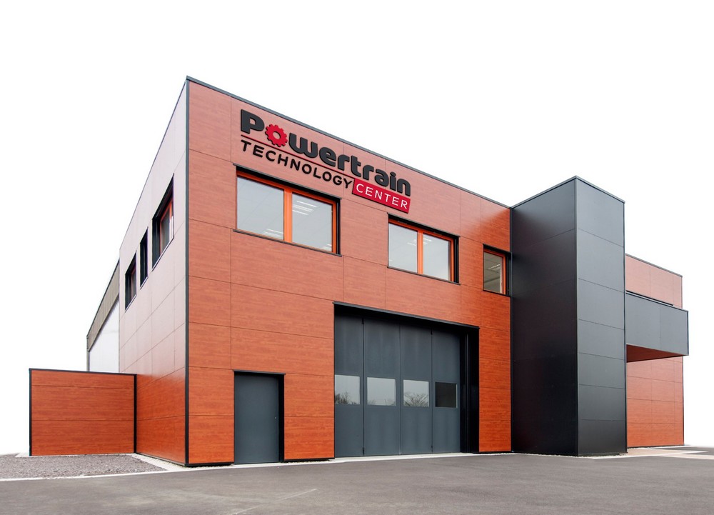 Powertrain Technology Center dispose d'une équipe technique formée en usine et spécialisée par marque.