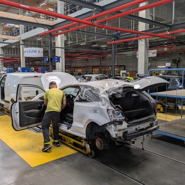 Chaque année, 34 000 véhicules hors d’usage sont déconstruits par GPA à Livron-sur-Drôme. Le taux de valorisation globale du site s’élève à 99,7 %. ©J2R