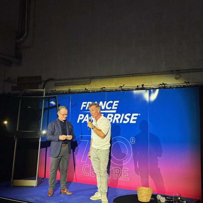 Sébastien Loeb aux côtés de Thierry Vanengelandt lors de l’inauguration du 700e centre France Pare-Brise. ©France Pare-Brise